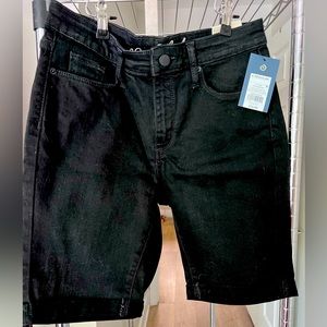 Stretchy Bermuda shorts